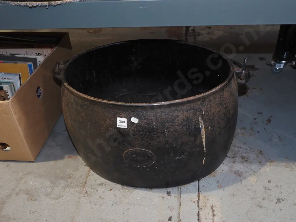 large Kenrick and Sons 10 gallon oval boiler Diam570 Image 1++