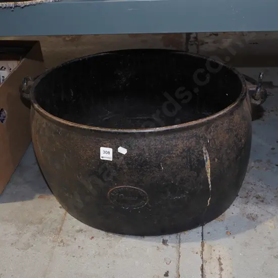 large Kenrick and Sons 10 gallon oval boiler Diam570