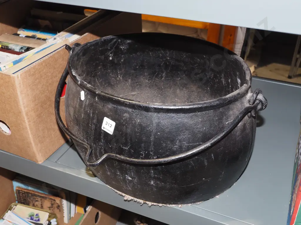 large oval boiler W550 Image 1++