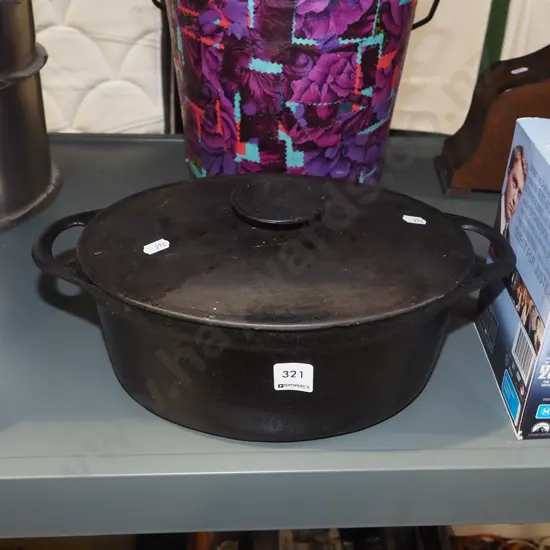 cast iron lidded casserole Diam330