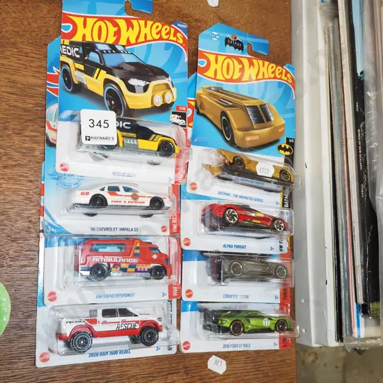 8x carded Hotwheels vehicles
