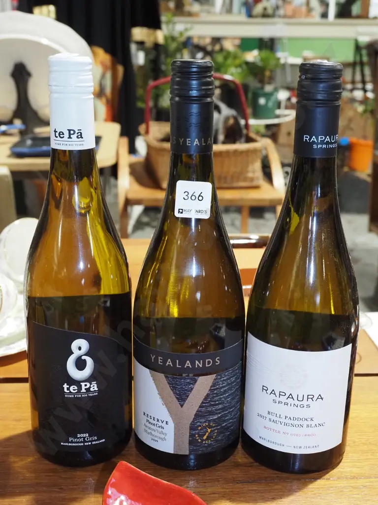 3x bottles; Yealands pinot gris 2019, Te Pa pinot gris 2022, Rapura Springs sauvignon blanc 2017 Image 1++