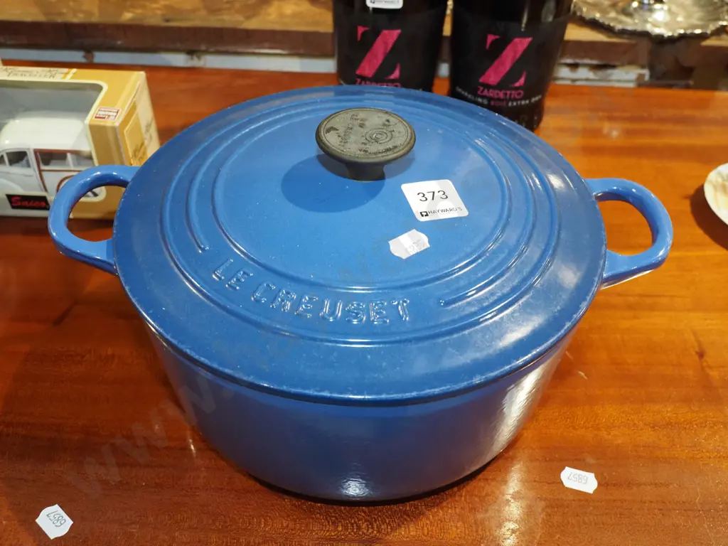 Le Creuset blue enamel and cast iron casserole - marks to bottom Diam 230 Image 1++