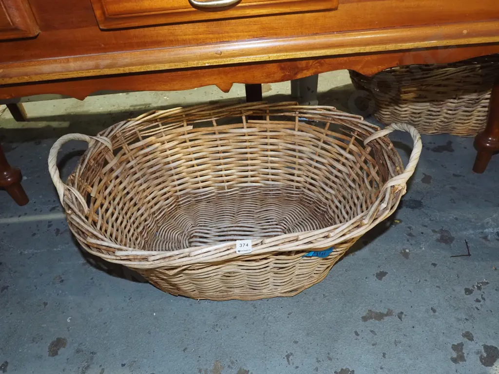 cane laundry basket L670 Image 1++