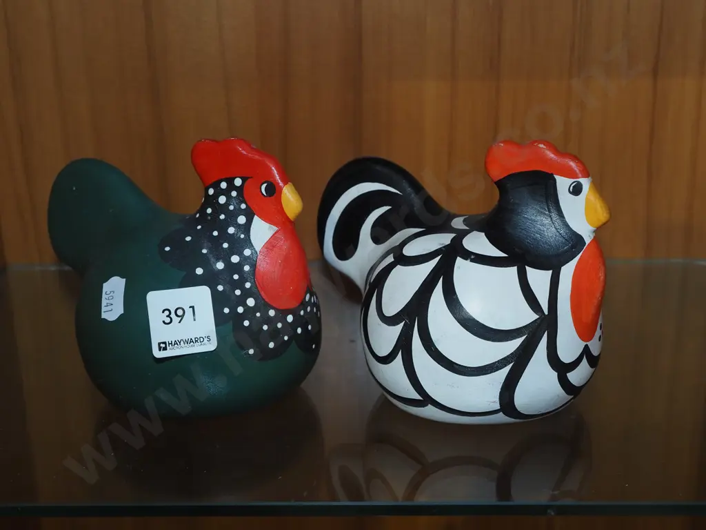 2x hand painted happy hens Image 1++