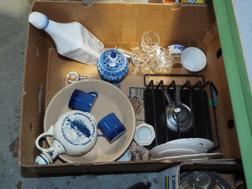 box; Chasseur baking dishes, side plates, demi tasse coffee cups etc Image 1++