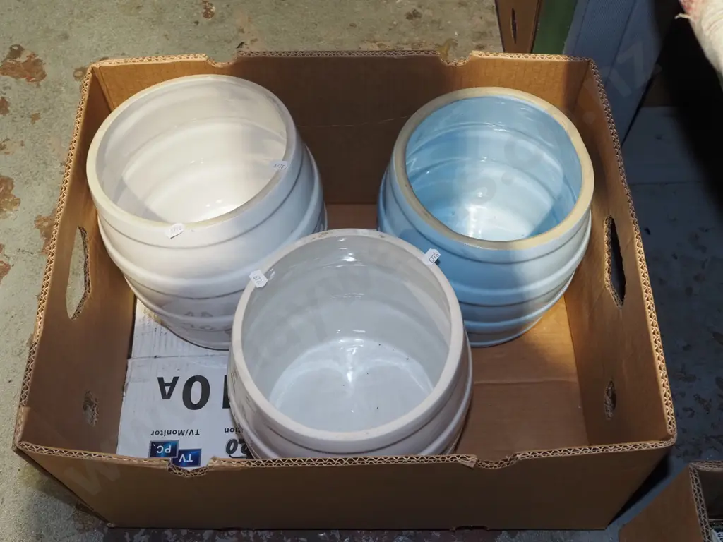 box; 3x reproduction NZ storage crocks - no lids Image 1++