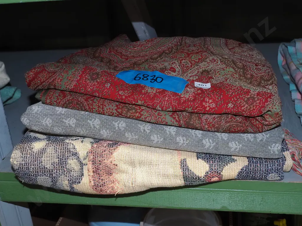 3x tablecloths Image 1++