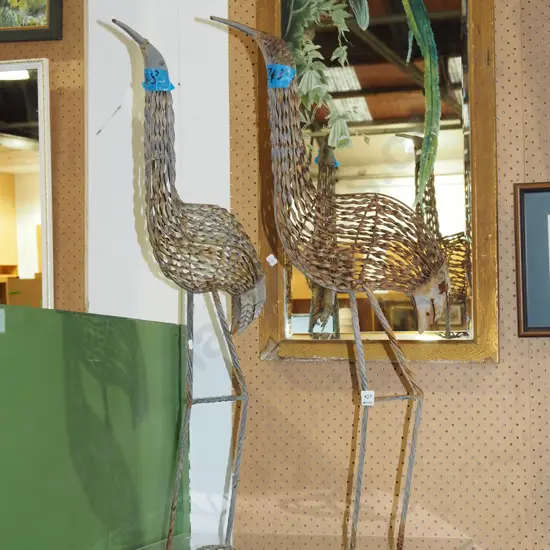2x metal moa figurines - some rust H890