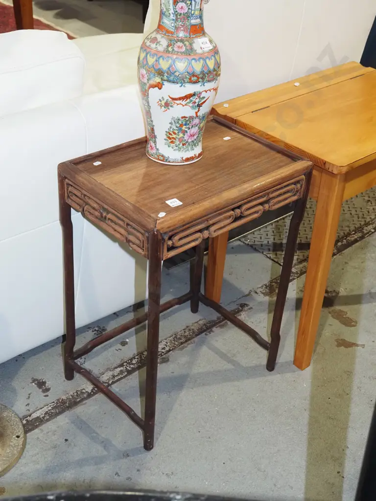 hardwood Asian lamp table H630 W450 Image 1++