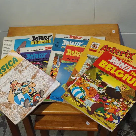 7x Asterix books