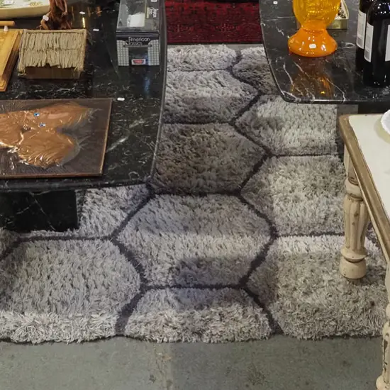honeycomb patterned polyester floor mat L2240 W1550
