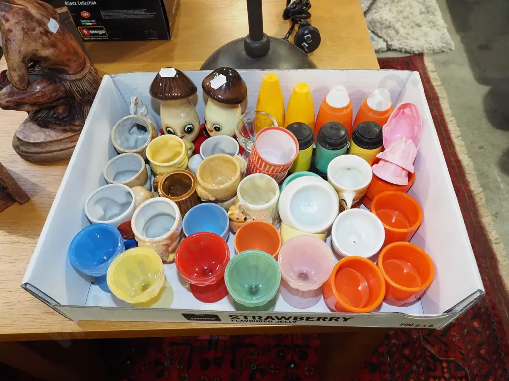 boxed novelty egg cups Image 1++