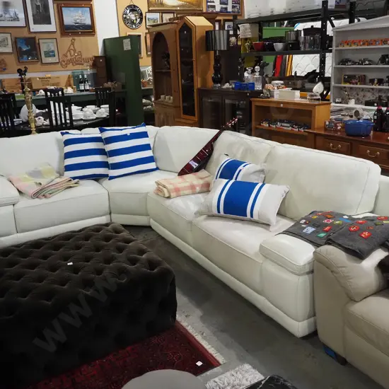 large white leather upholstered corner settee H800 L3100 L2200 D900