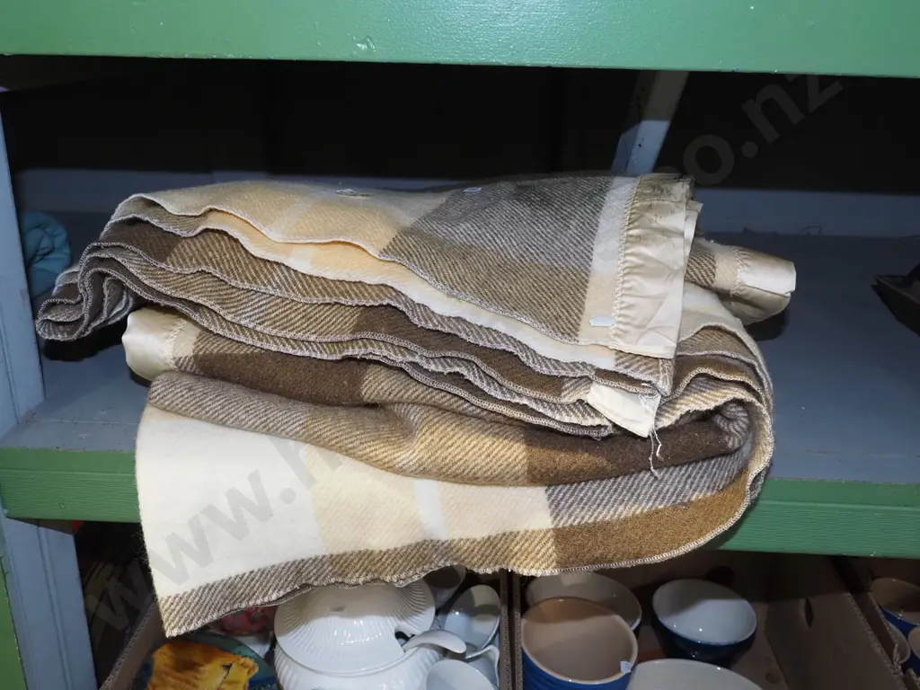 brown woollen checked blankets Image 1++