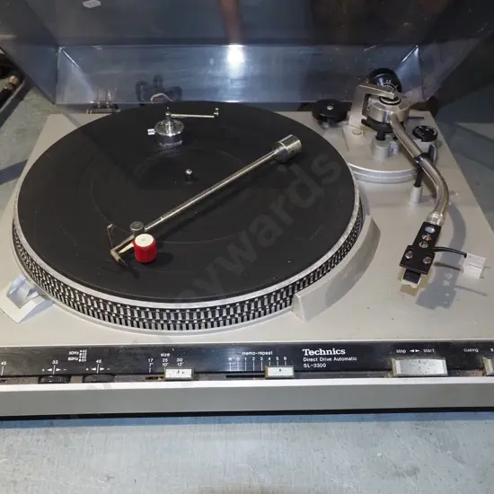 Technics Sl/3300 turntable