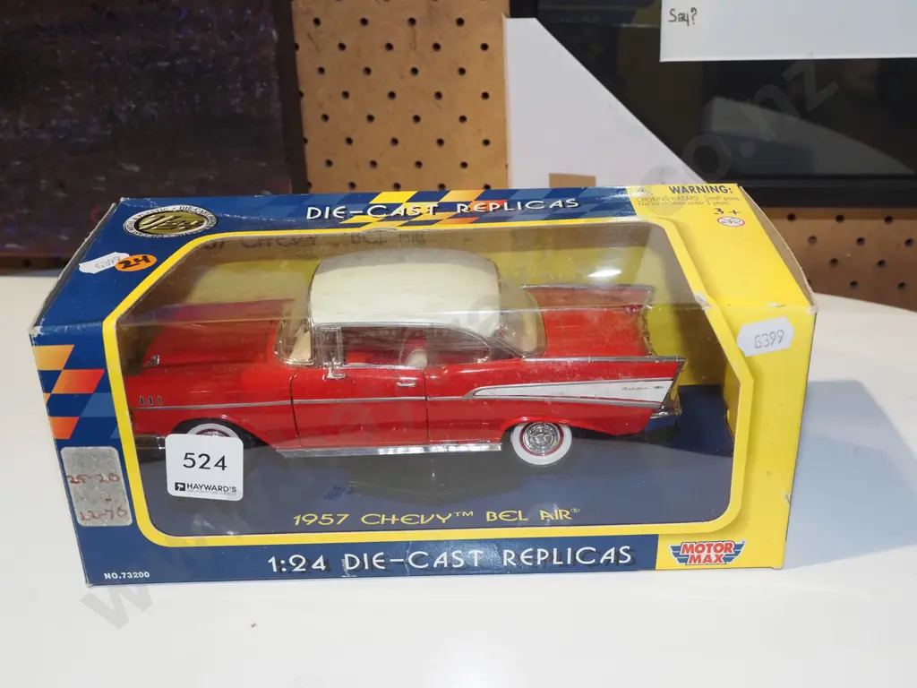 box scale model diecast Chevy '57 Image 1++