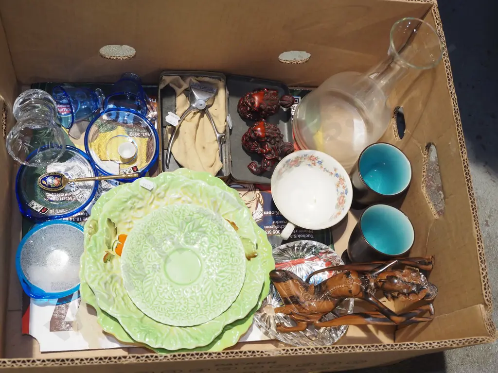 box; leaf dishese, cups, figurine etc Image 1++