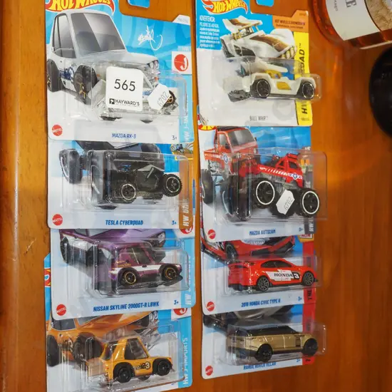 8x carded Hotwheels vehicles
