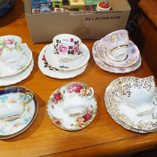 2x cups and saucers, 4x trios