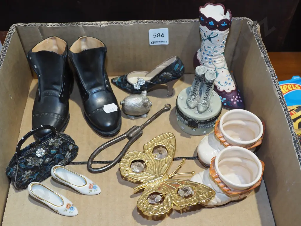 box; butterfly, shoe ornaments, button hook etc Image 1++