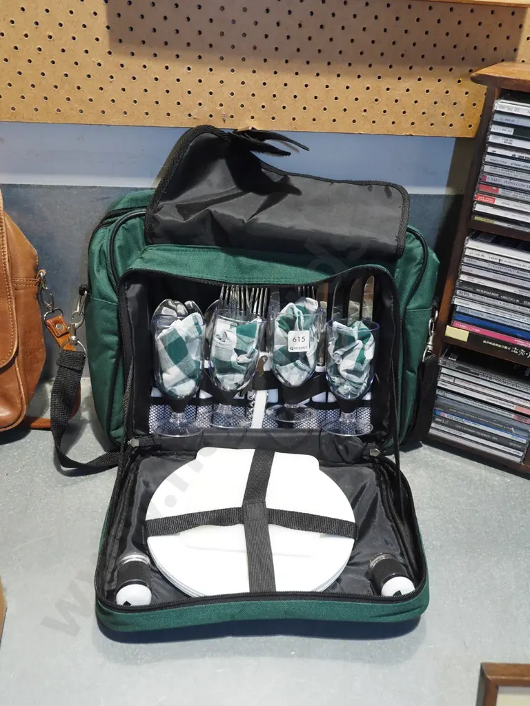 canvas picnic backpack Image 1++
