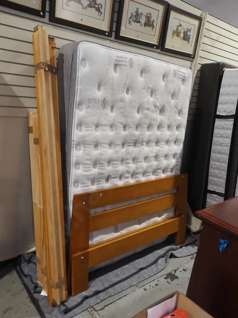 King Coil Dynamic queen mattres with pine slat base, end boards Image 1++