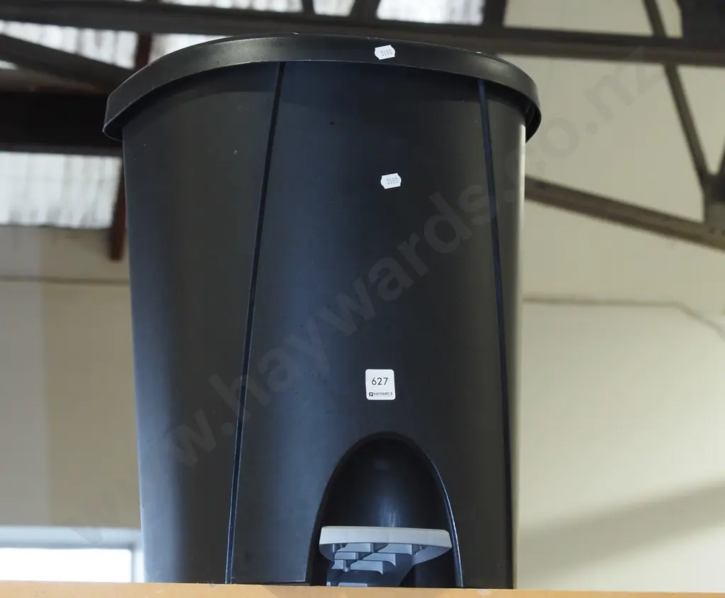 black plastic flip top rubbish bin Image 1++