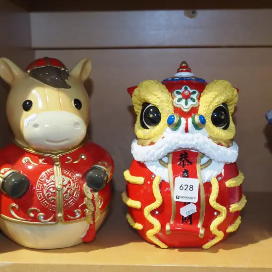 2x ceramic Asian figurines H200