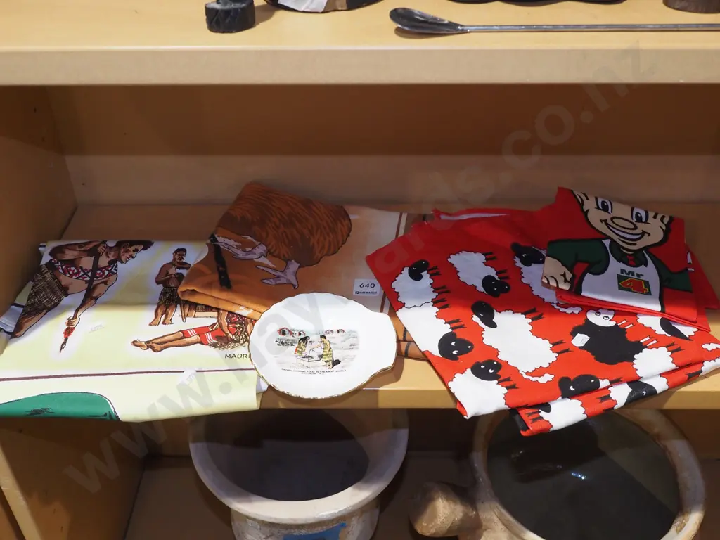 tea towels, Rotorua shell dish Image 1++