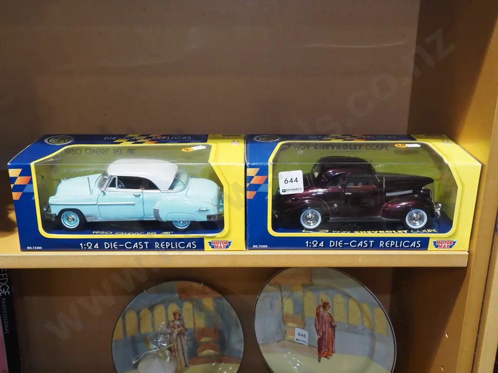 2x boxed scale model diecast replicas - 1950 Chevy Bel Air, 1939 Chevrolet Coupe Image 1++
