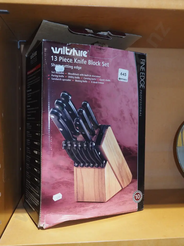 Wiltshire 30 piece knife set in original box Image 1++