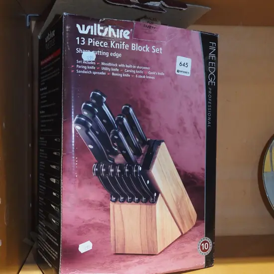 Wiltshire 30 piece knife set in original box