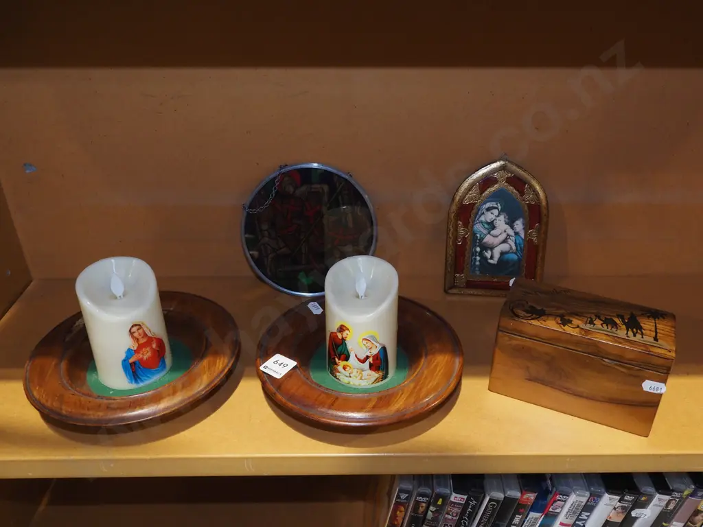 2x wooden bowls, trinket box, religious plaques etc Image 1++