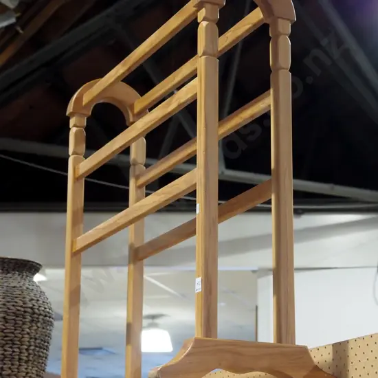 rimu towel rail