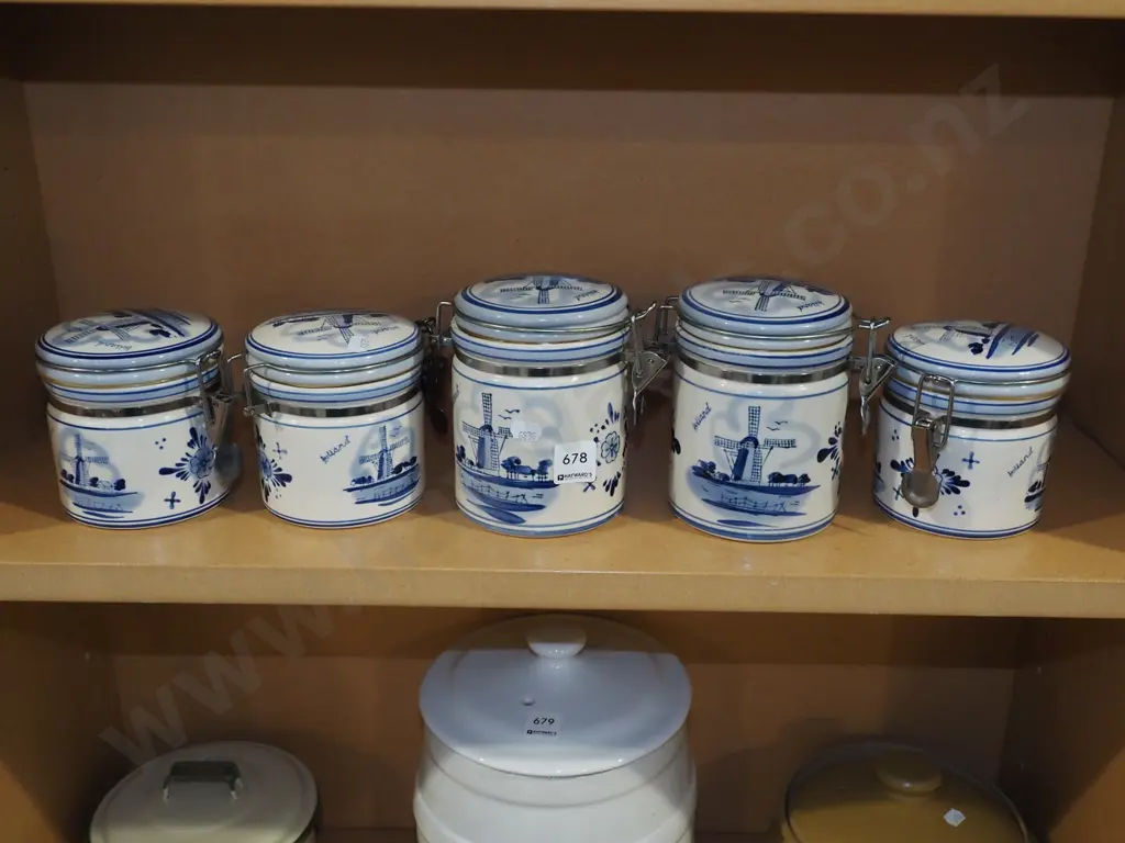 5x delft lidded storage jars Image 1++