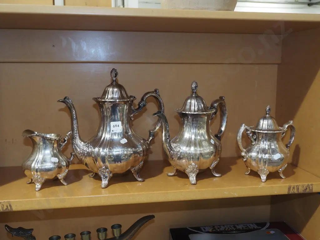 plated teapots, creamer, sugar H270 Image 1++
