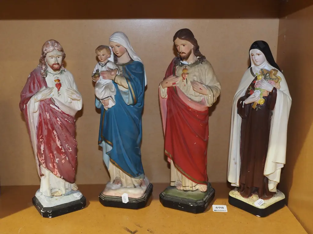 4x religious figurines Tallest H320 Image 1++