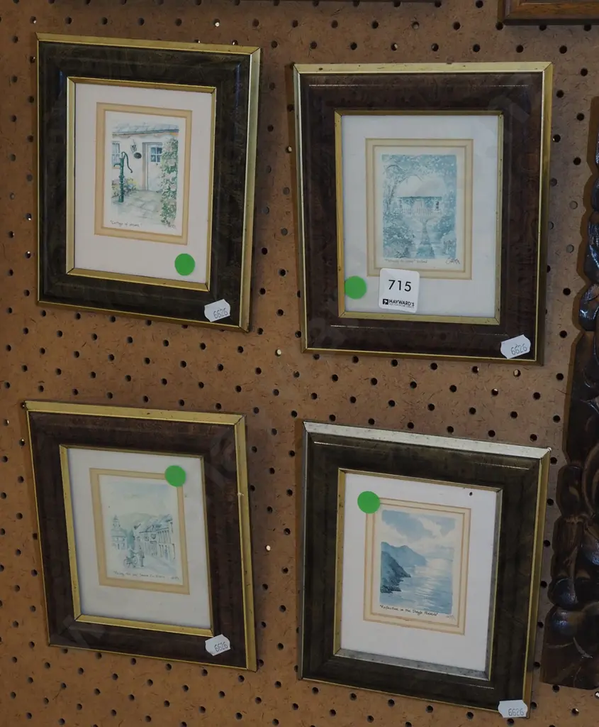4x small framed prints - green dots Image 1++