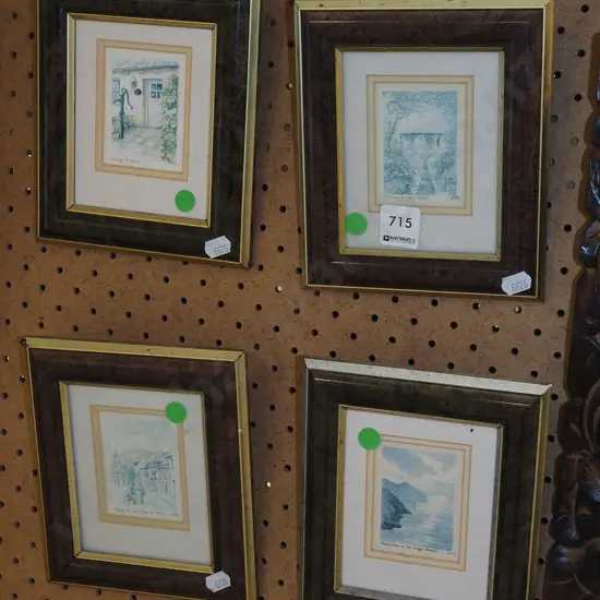 4x small framed prints - green dots