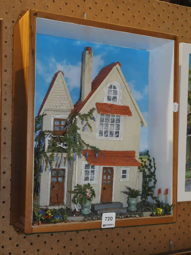 3D hanging wall art shadow box - 2 story house Image 1++