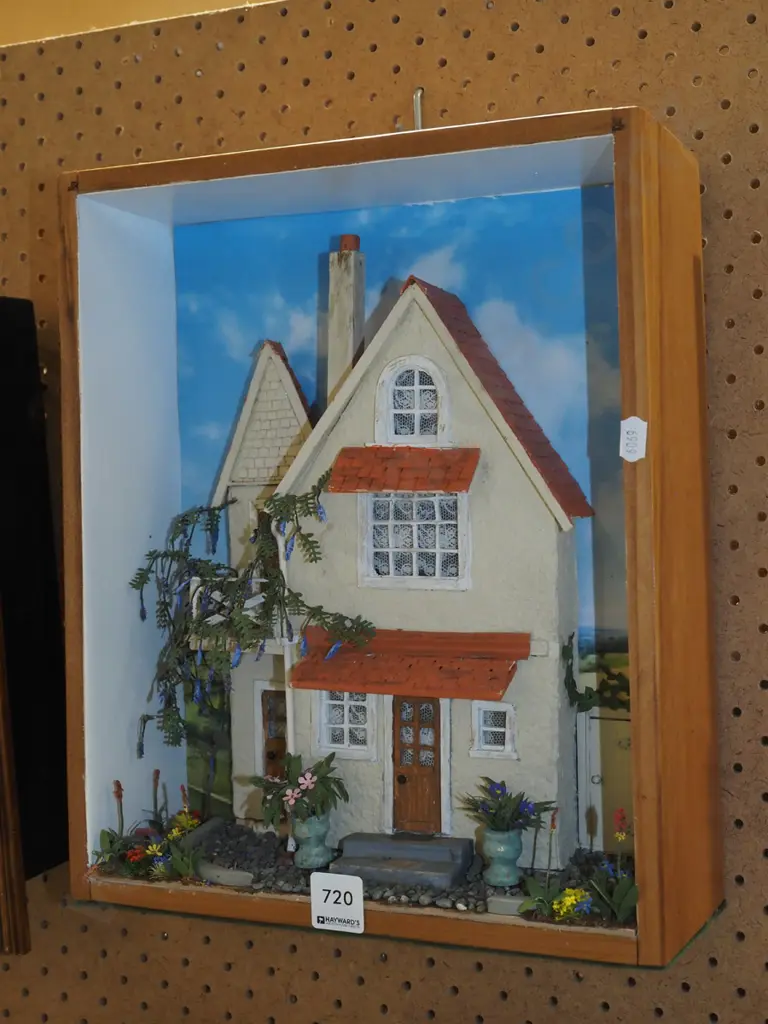 3D hanging wall art shadow box - 2 story house Image 1++
