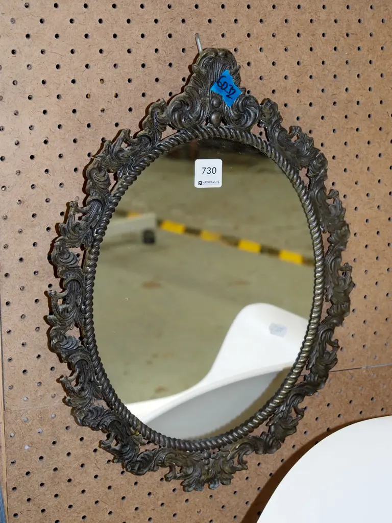 cast metal wall mirror H430 Image 1++