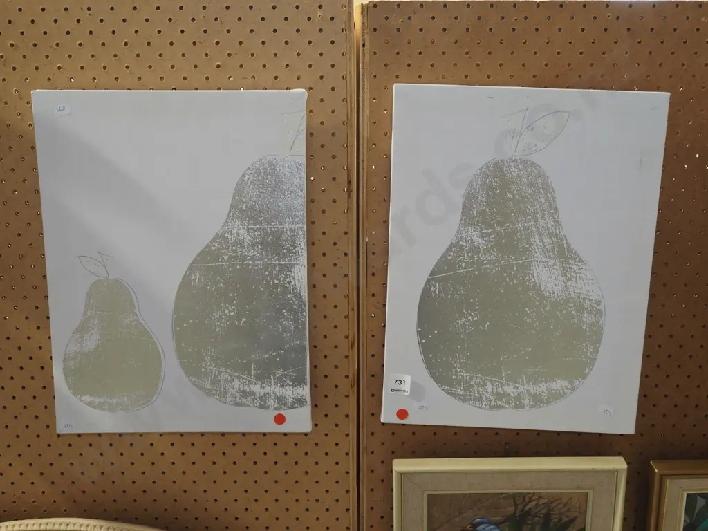 2x prints on canvas - pears Image 1++