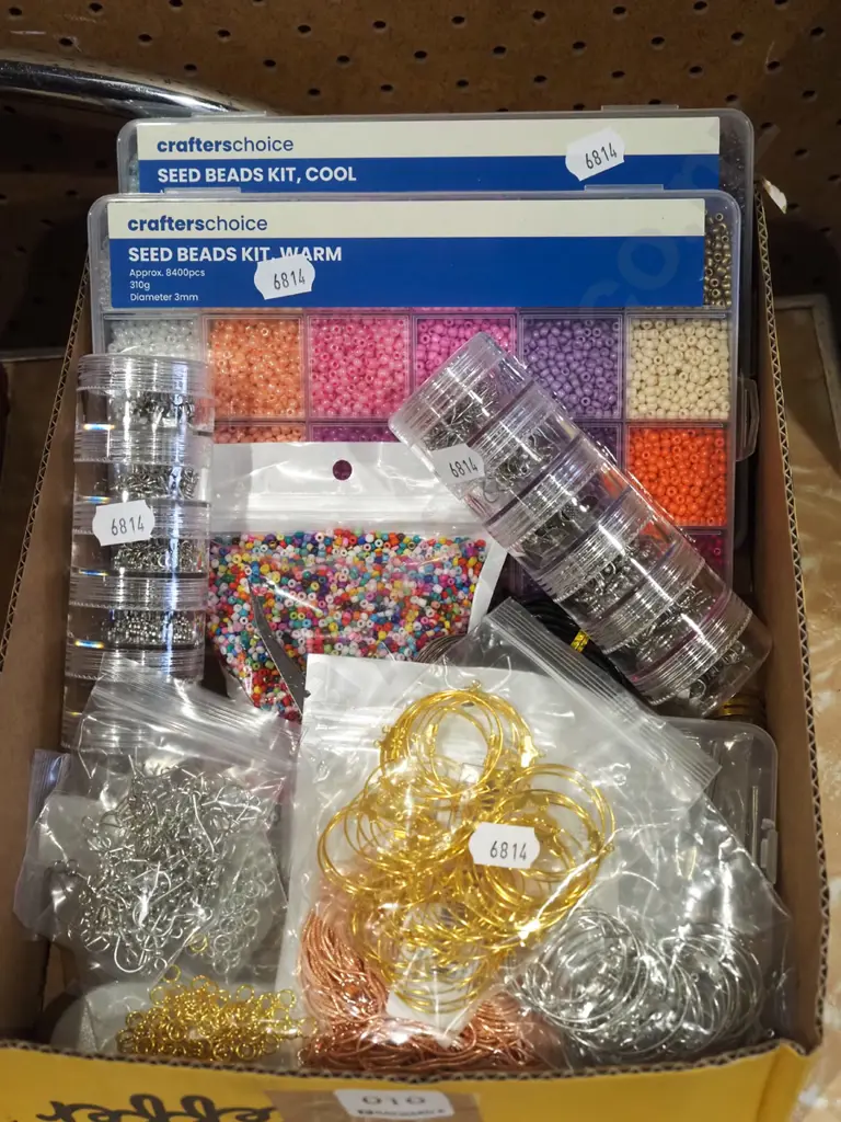 box; beads, wires, hooks etc Image 1++