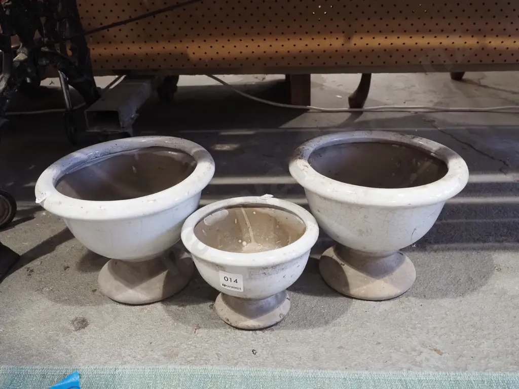 3x comport ceramic jardinieres H170 Image 1++