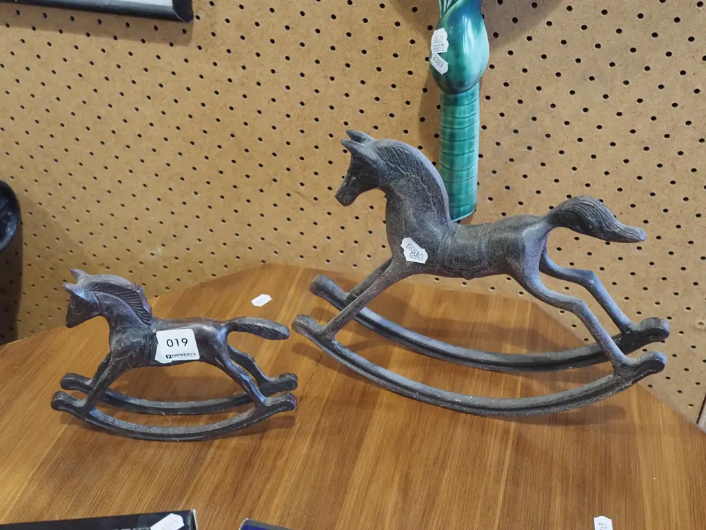 2x cast metal rocking horse figures Image 1++