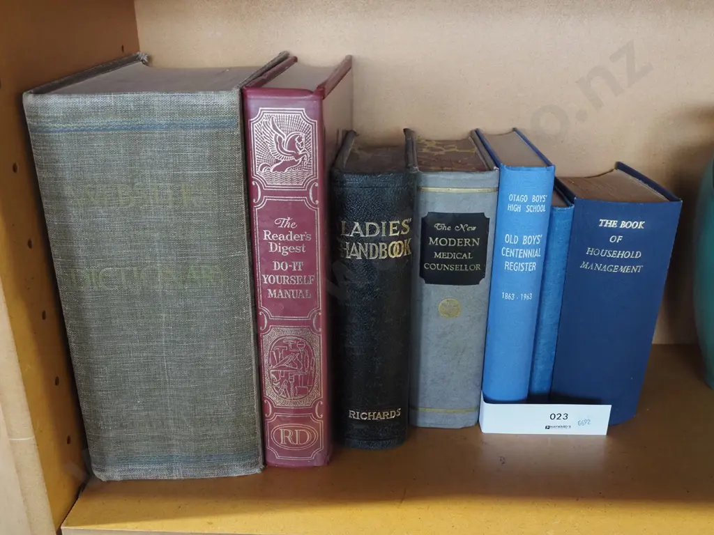 various books Image 1++