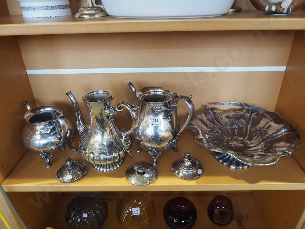 assorted plated ware; tea pots, coffee pots, comport - hinges to lids all broken Image 1++