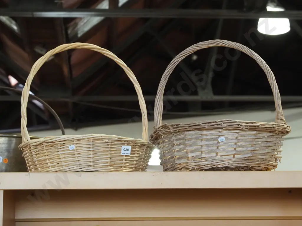 2x cane baskets Image 1++